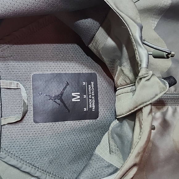 Jordan Camo Windbreaker - Picture 3 of 10